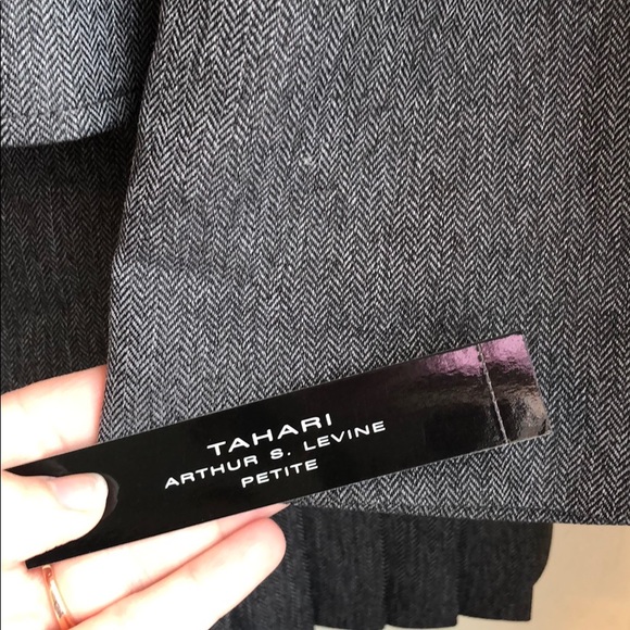 Tahari Dresses & Skirts - MAKE AN OFFER 🌟 NWT Tahari | Petite Blazer Suit